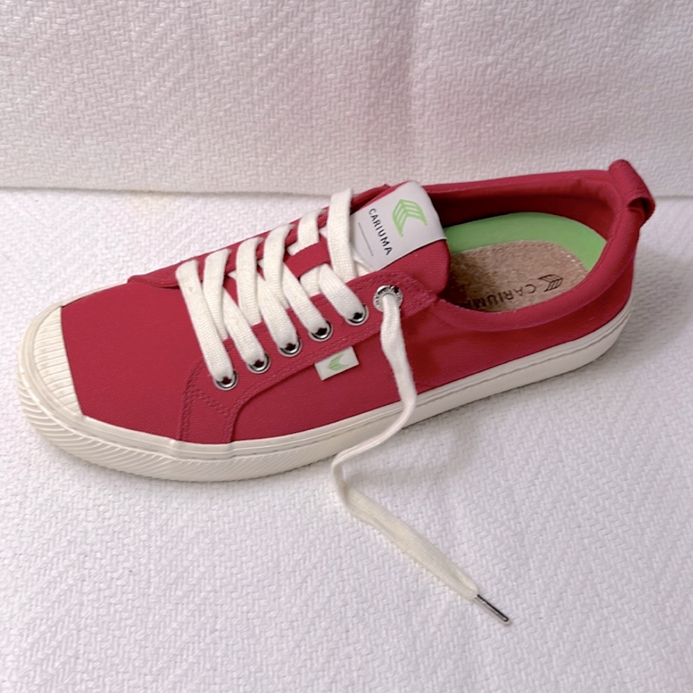 CARIUMA Oca Low Top  Red Canvas Sneaker Unisex